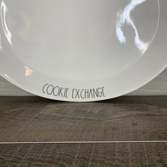 Rae Dunn Santa’s Cookie Exchange Plate - Picture 2 of 6